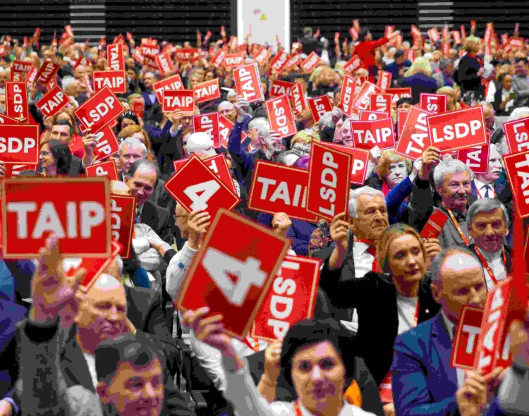Socialdemokratai ragina dalyvauti pilietybės referendume, o referendumą dėl parlamento mažinimo siūlo ignoruoti